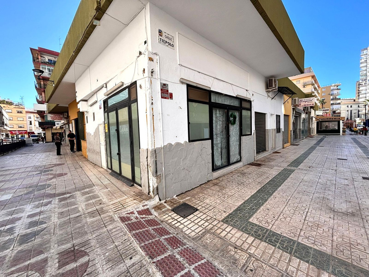Se vende Local comercial de 4 dormitorios en Costa Del Sol, Málaga, España