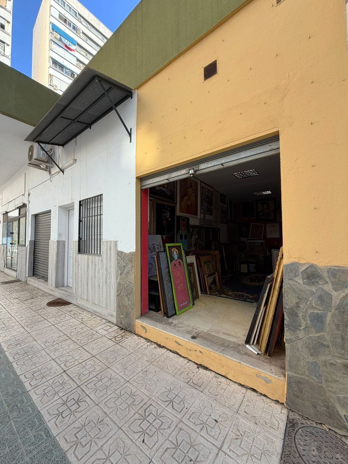 Se vende Local comercial de 4 dormitorios en Costa Del Sol, Málaga, España