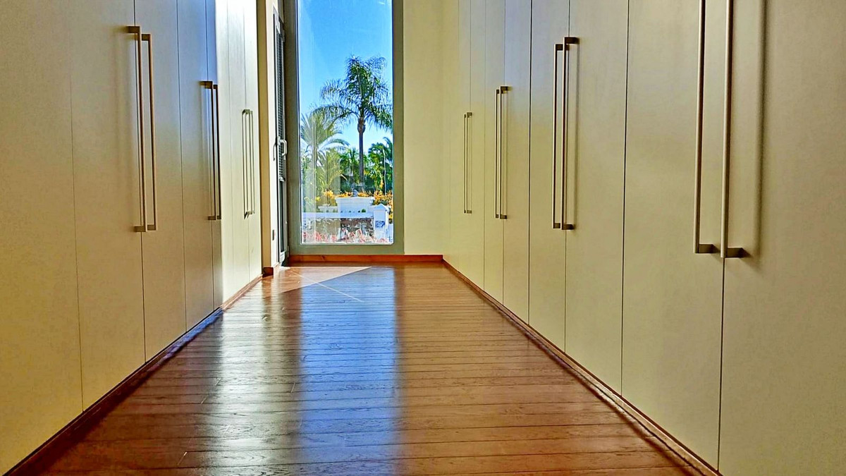 Se vende Pareada de 5 dormitorios en Costa Del Sol, Málaga, España