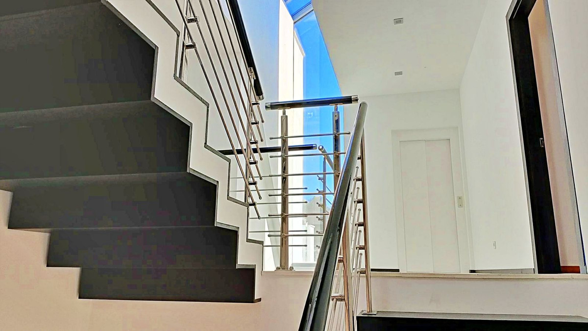 Se vende Pareada de 5 dormitorios en Costa Del Sol, Málaga, España