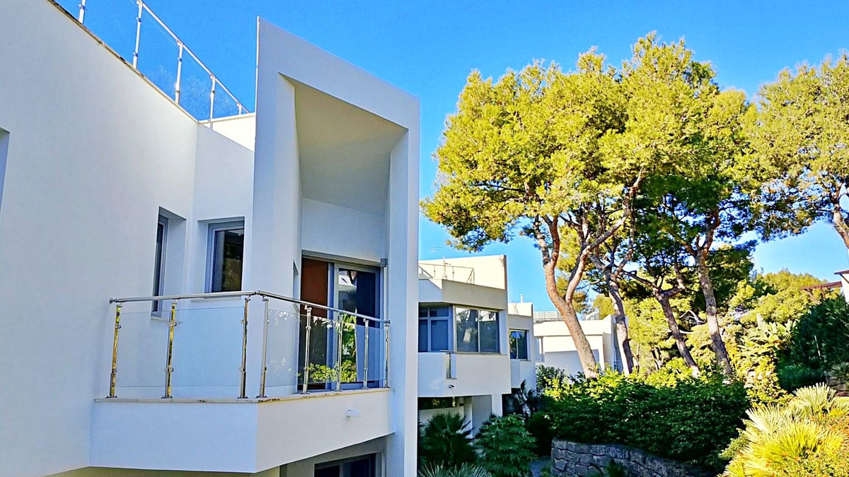 Se vende Pareada de 5 dormitorios en Costa Del Sol, Málaga, España