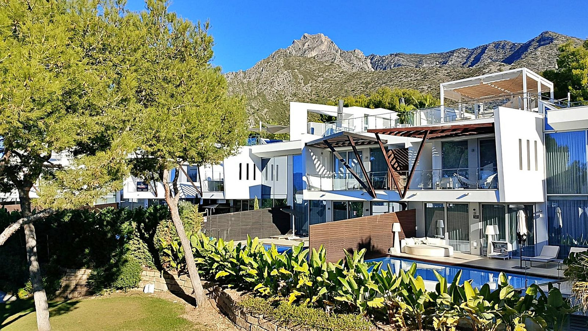 Se vende Pareada de 5 dormitorios en Costa Del Sol, Málaga, España
