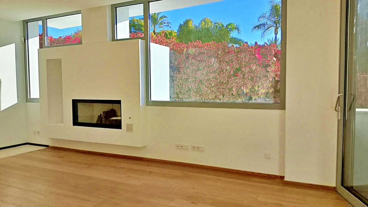 Se vende Pareada de 5 dormitorios en Costa Del Sol, Málaga, España
