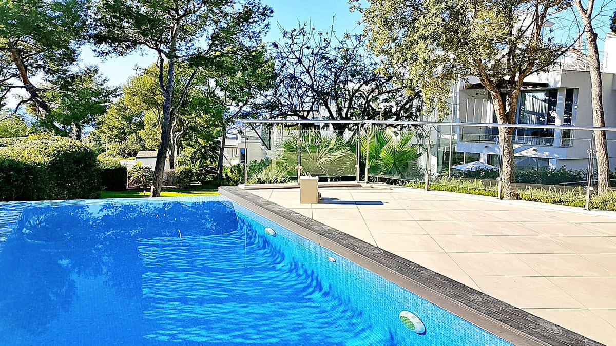 Se vende Pareada de 5 dormitorios en Costa Del Sol, Málaga, España