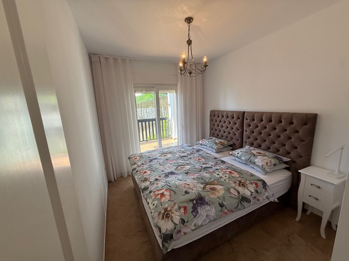 Se vende Apartamento Planta Media de 2 dormitorios en Costa Del Sol, Málaga, España