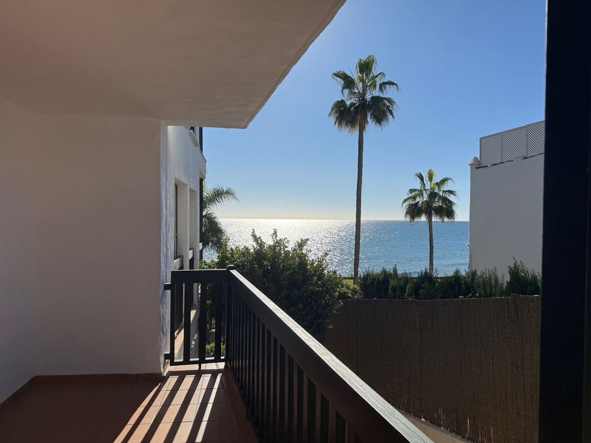 Se vende Apartamento Planta Media de 2 dormitorios en Costa Del Sol, Málaga, España
