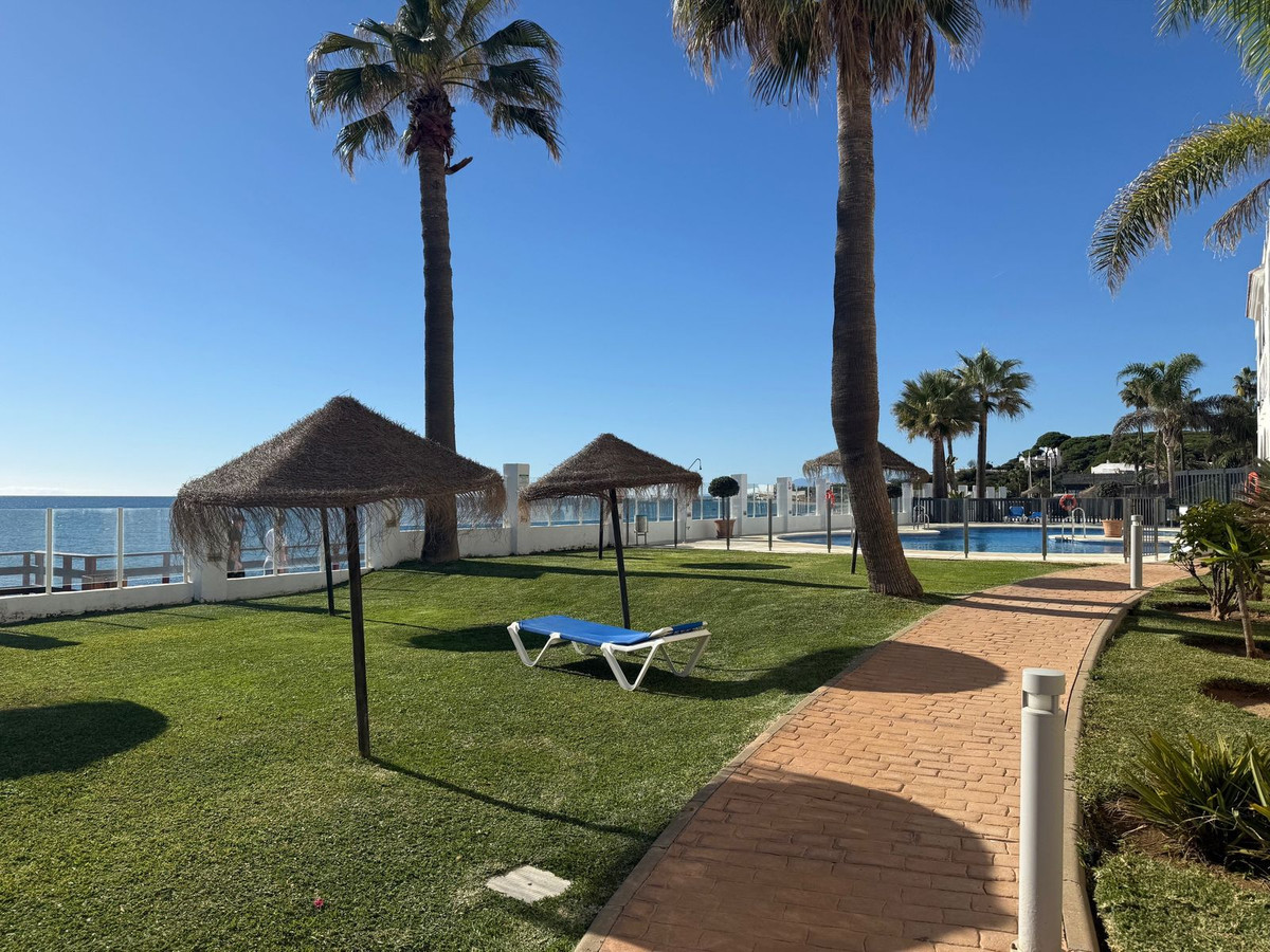 Se vende Apartamento Planta Media de 2 dormitorios en Costa Del Sol, Málaga, España