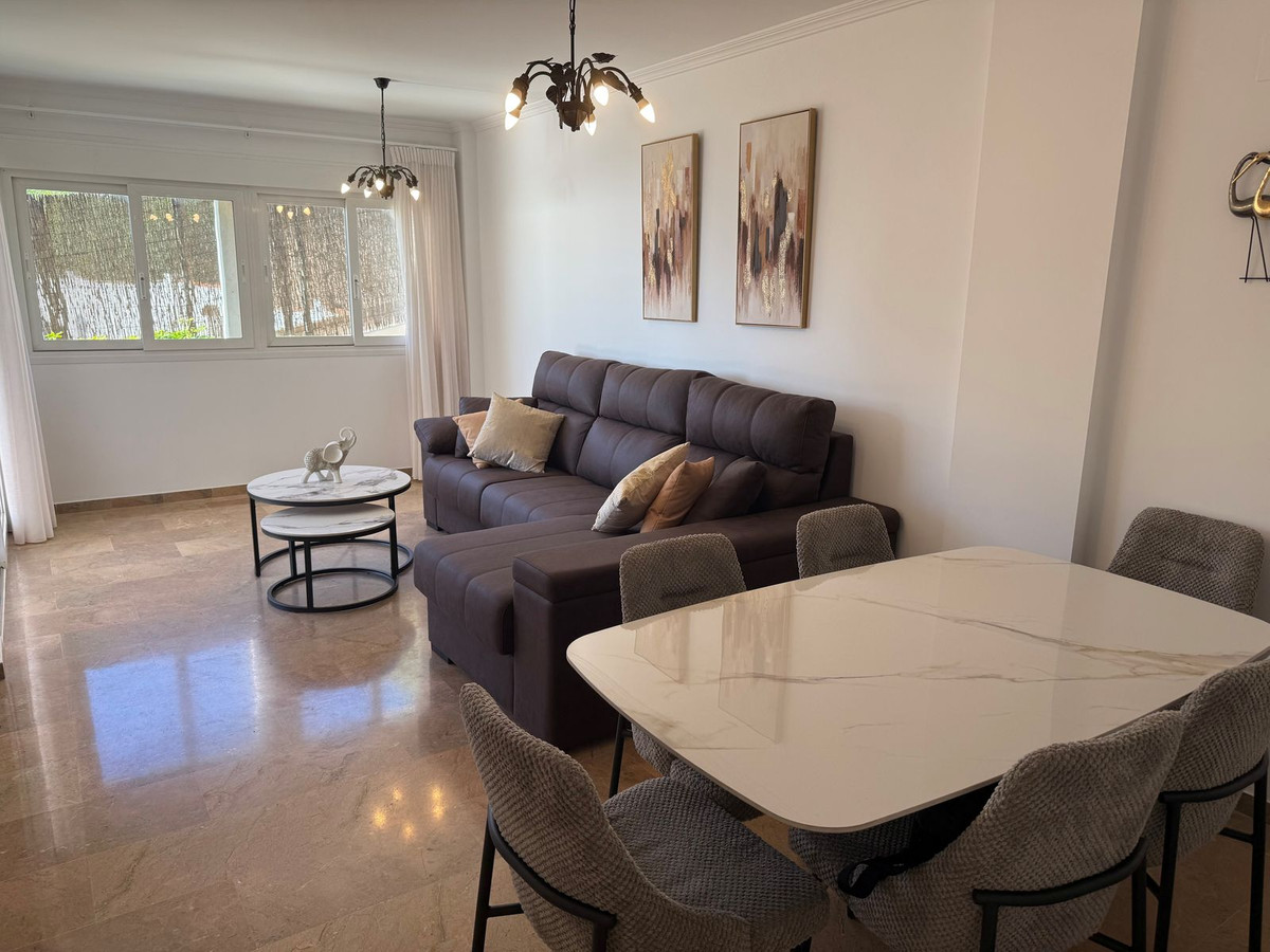 Se vende Apartamento Planta Media de 2 dormitorios en Costa Del Sol, Málaga, España