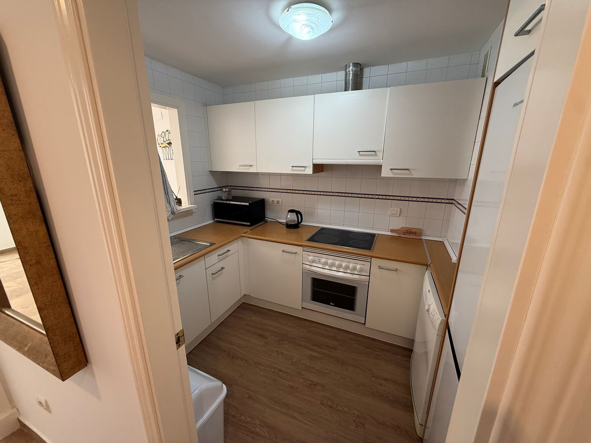 Se vende Apartamento Planta Media de 2 dormitorios en Costa Del Sol, Málaga, España
