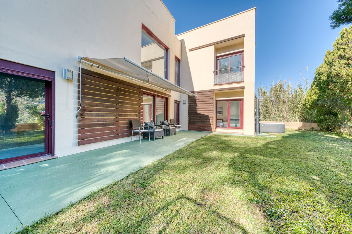 5 Bed Townhouse for sale in Benahavís Costa Del Sol, Málaga, Spain