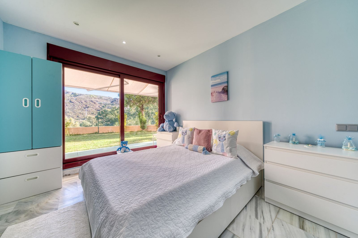 5 Bed Townhouse for sale in Benahavís Costa Del Sol, Málaga, Spain