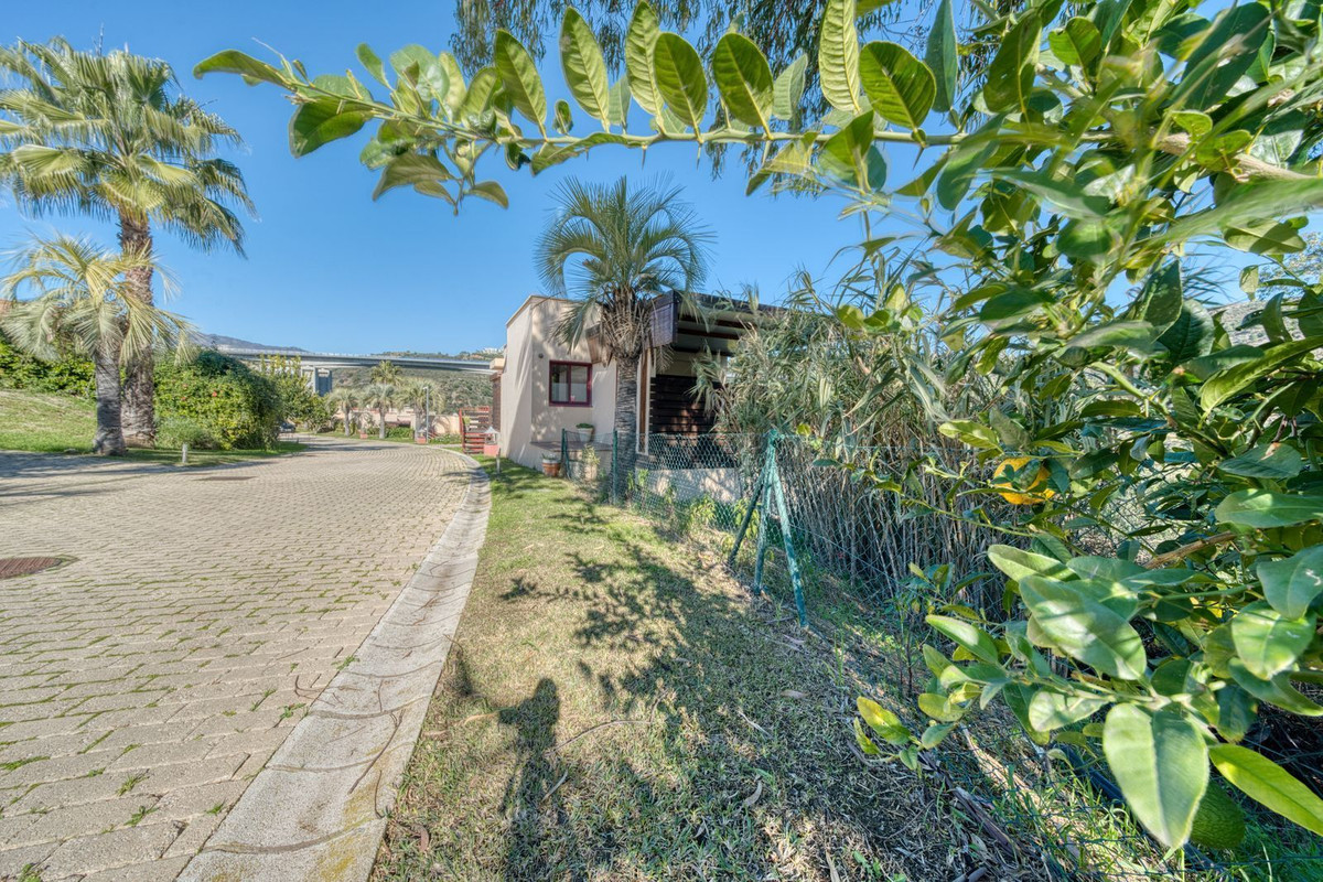 5 Bed Townhouse for sale in Benahavís Costa Del Sol, Málaga, Spain