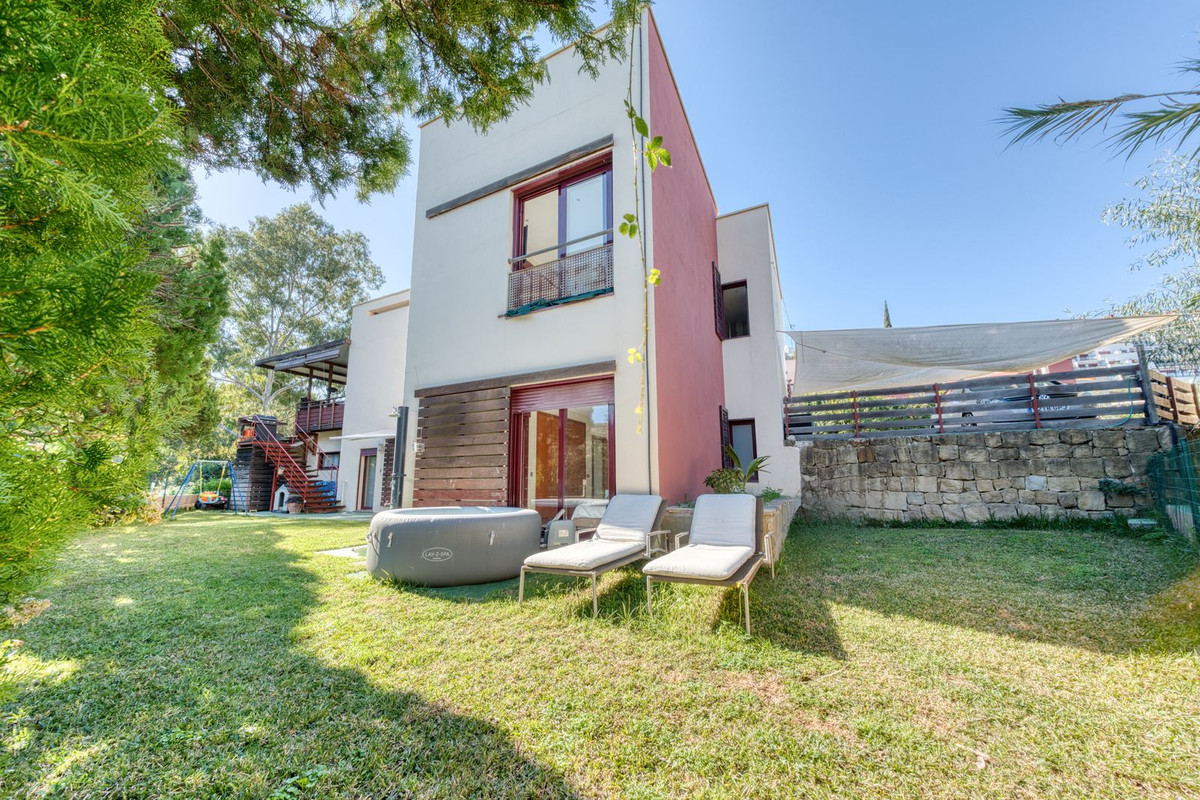 5 Bed Townhouse for sale in Benahavís Costa Del Sol, Málaga, Spain