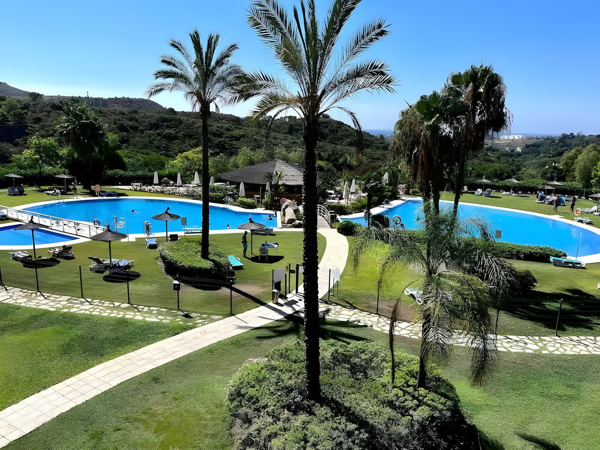 5 Bed Townhouse for sale in Benahavís Costa Del Sol, Málaga, Spain