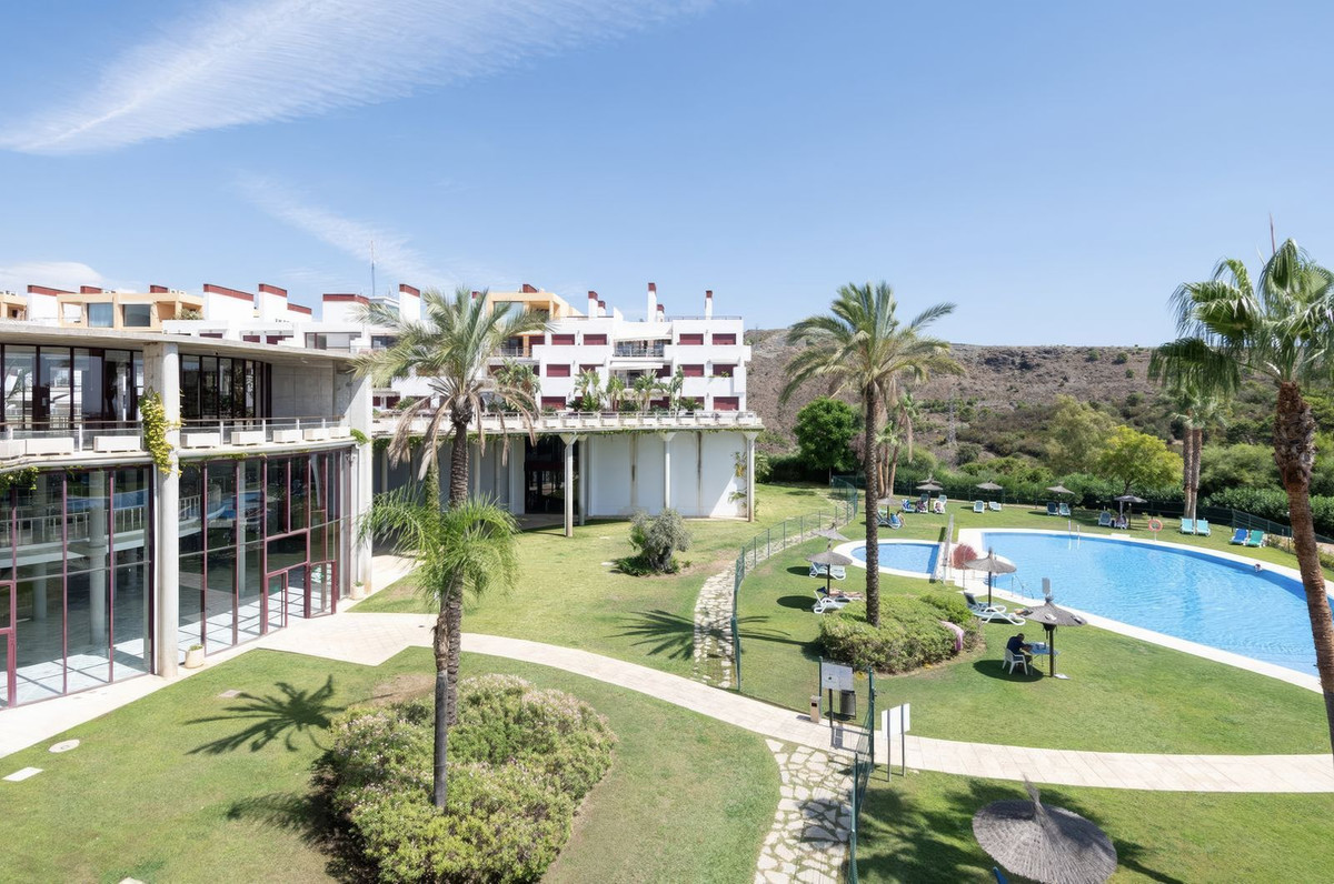 5 Bed Townhouse for sale in Benahavís Costa Del Sol, Málaga, Spain