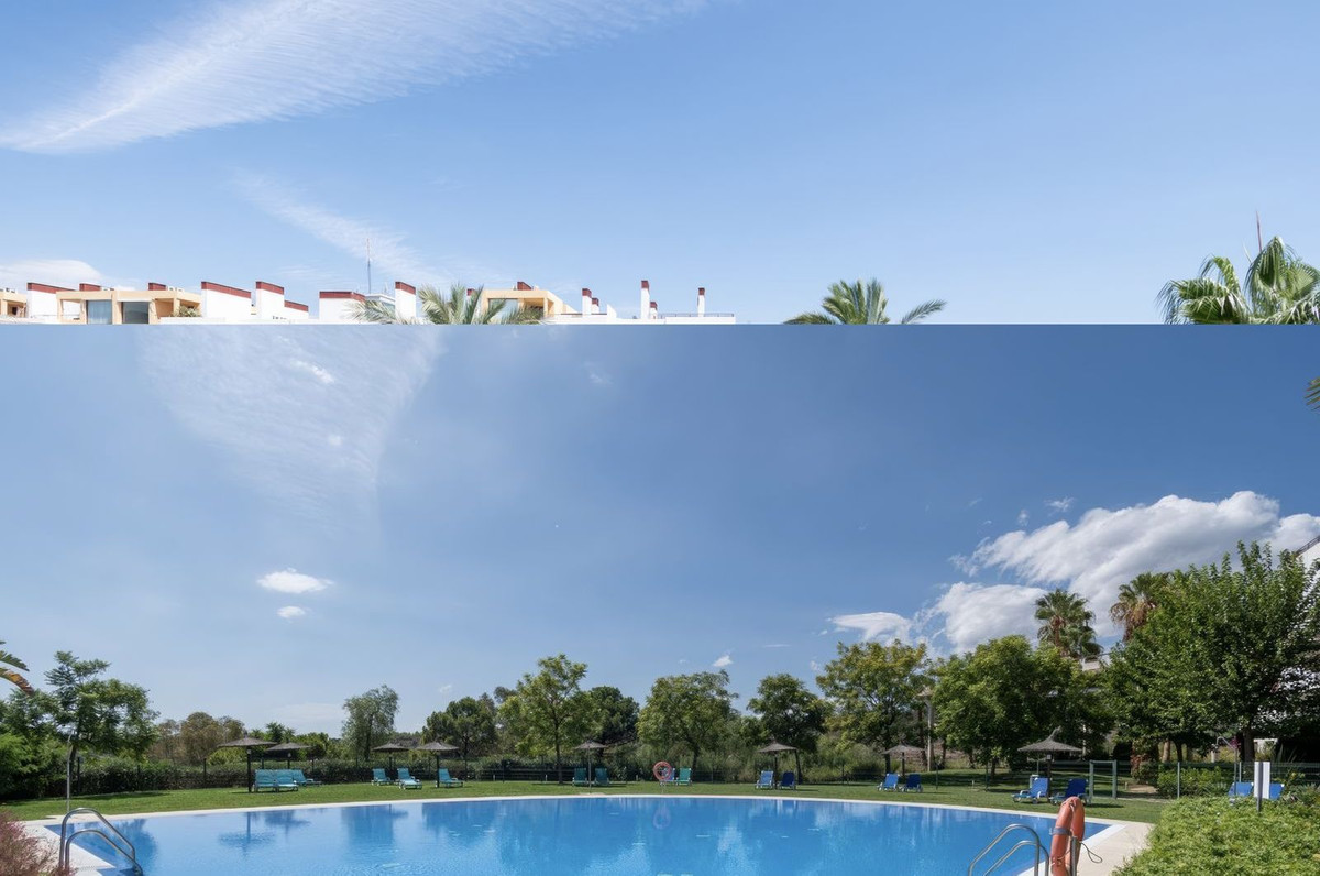 5 Bed Townhouse for sale in Benahavís Costa Del Sol, Málaga, Spain