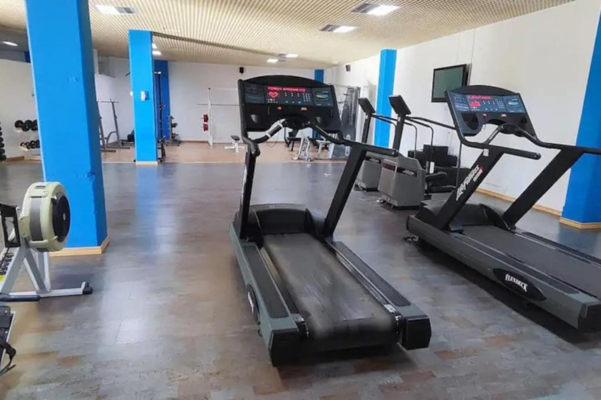 5 Bed Townhouse for sale in Benahavís Costa Del Sol, Málaga, Spain