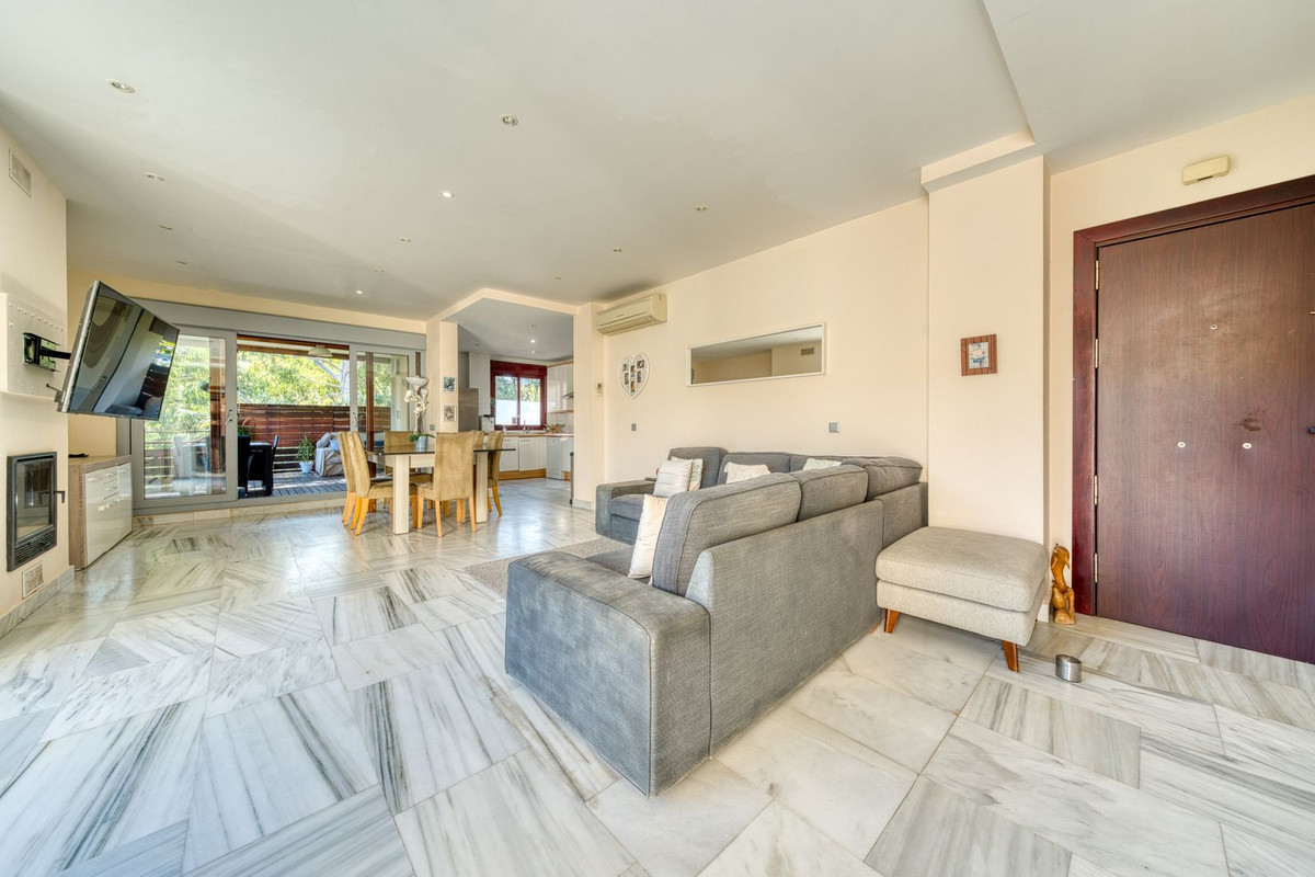 5 Bed Townhouse for sale in Benahavís Costa Del Sol, Málaga, Spain