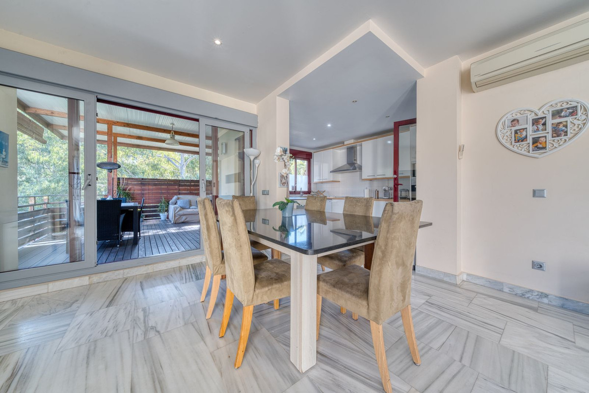 5 Bed Townhouse for sale in Benahavís Costa Del Sol, Málaga, Spain