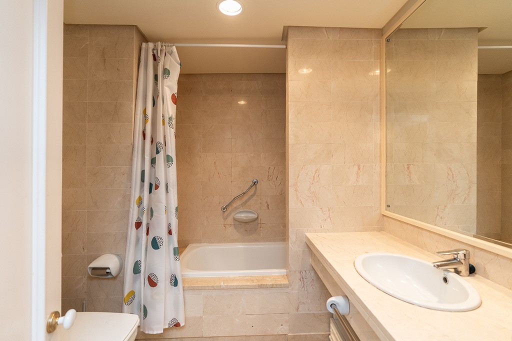 4 Bed Apartment for sale in Marbella Costa Del Sol, Málaga, Spain