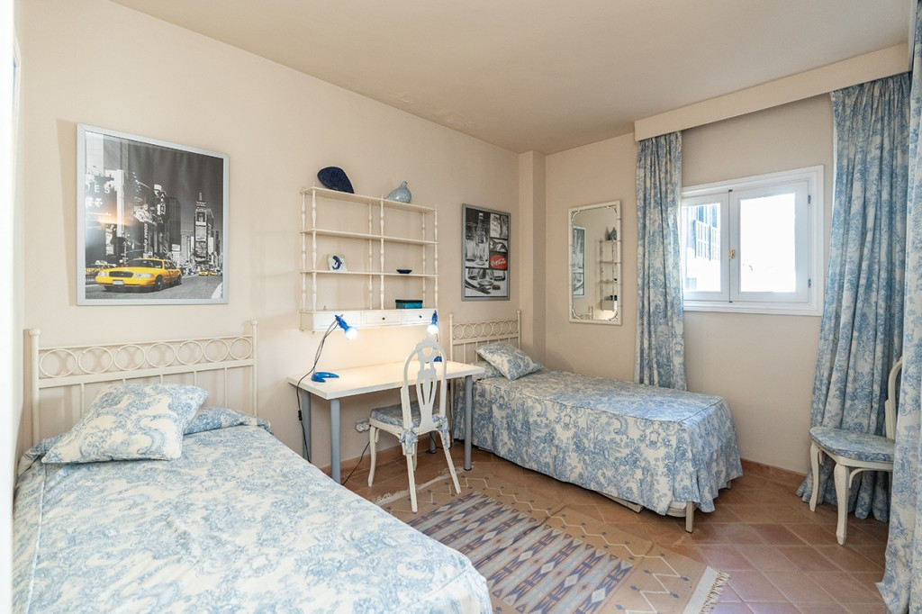 4 Bed Apartment for sale in Marbella Costa Del Sol, Málaga, Spain