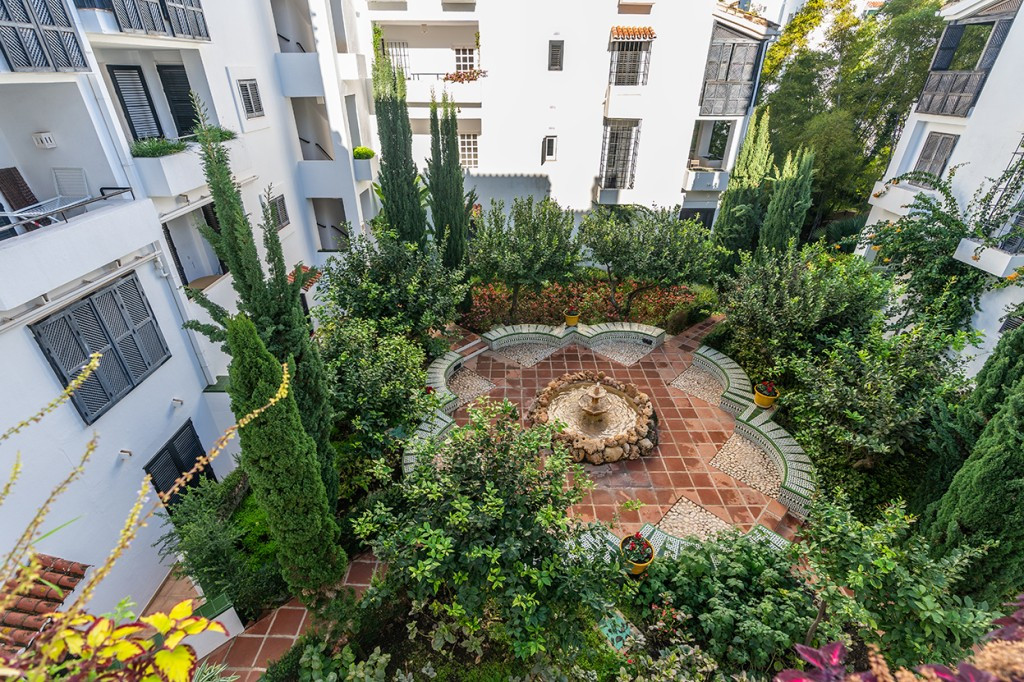 4 Bed Apartment for sale in Marbella Costa Del Sol, Málaga, Spain