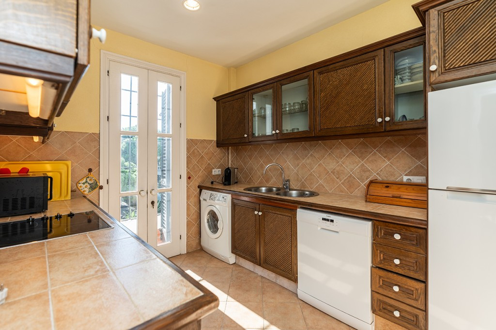 4 Bed Apartment for sale in Marbella Costa Del Sol, Málaga, Spain