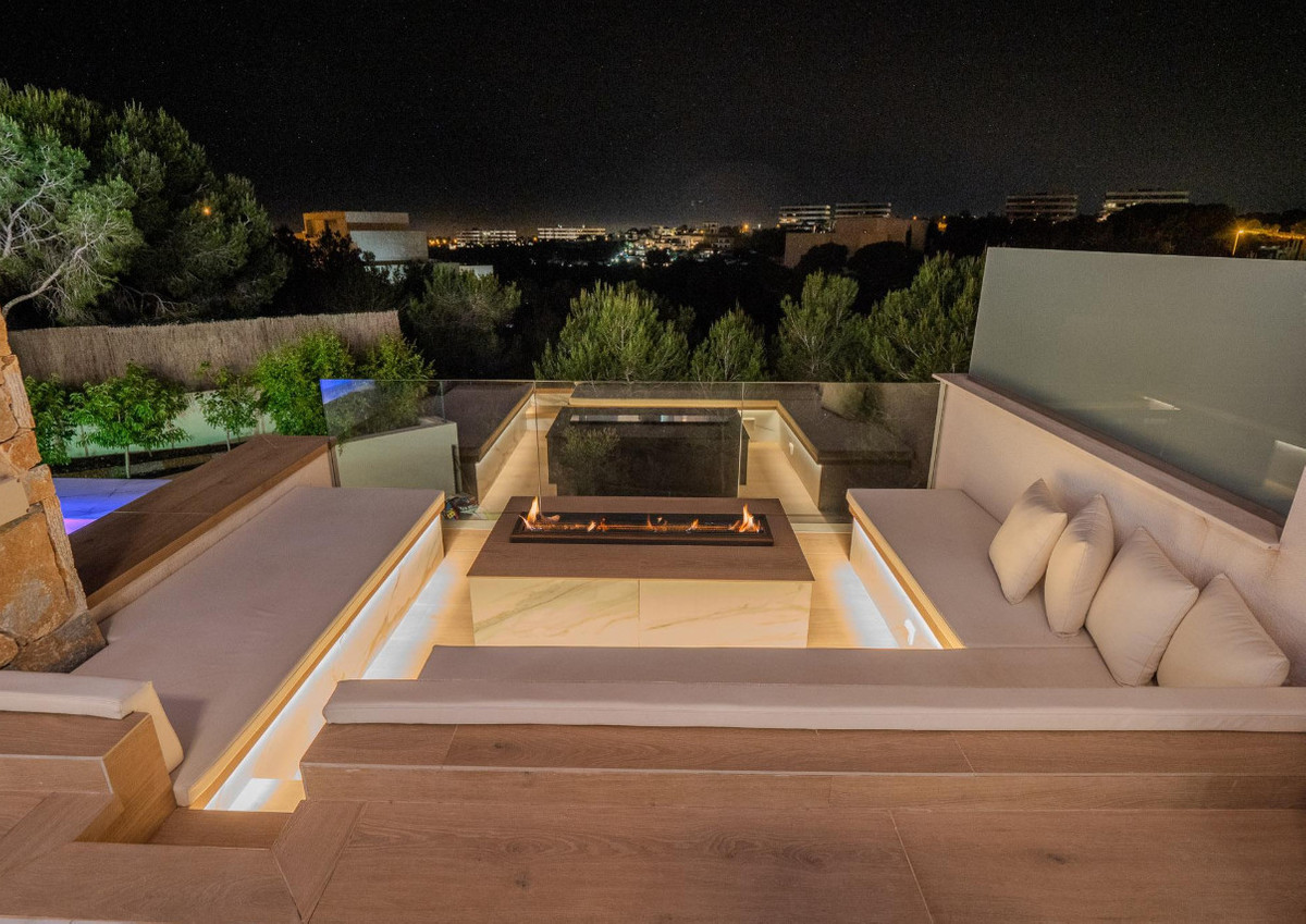 4 Bed Townhouse for sale in Villamartin Costa Blanca, Alicante, Spain