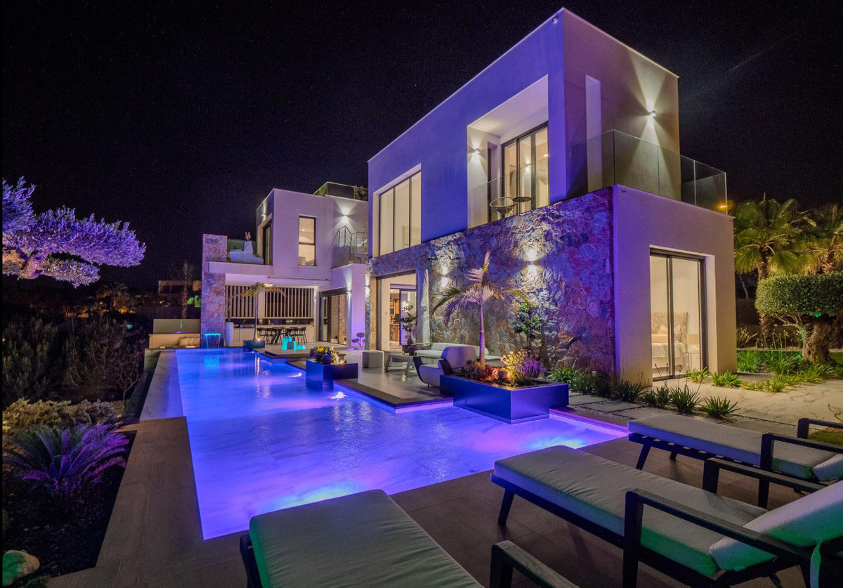 4 Bed Townhouse for sale in Villamartin Costa Blanca, Alicante, Spain