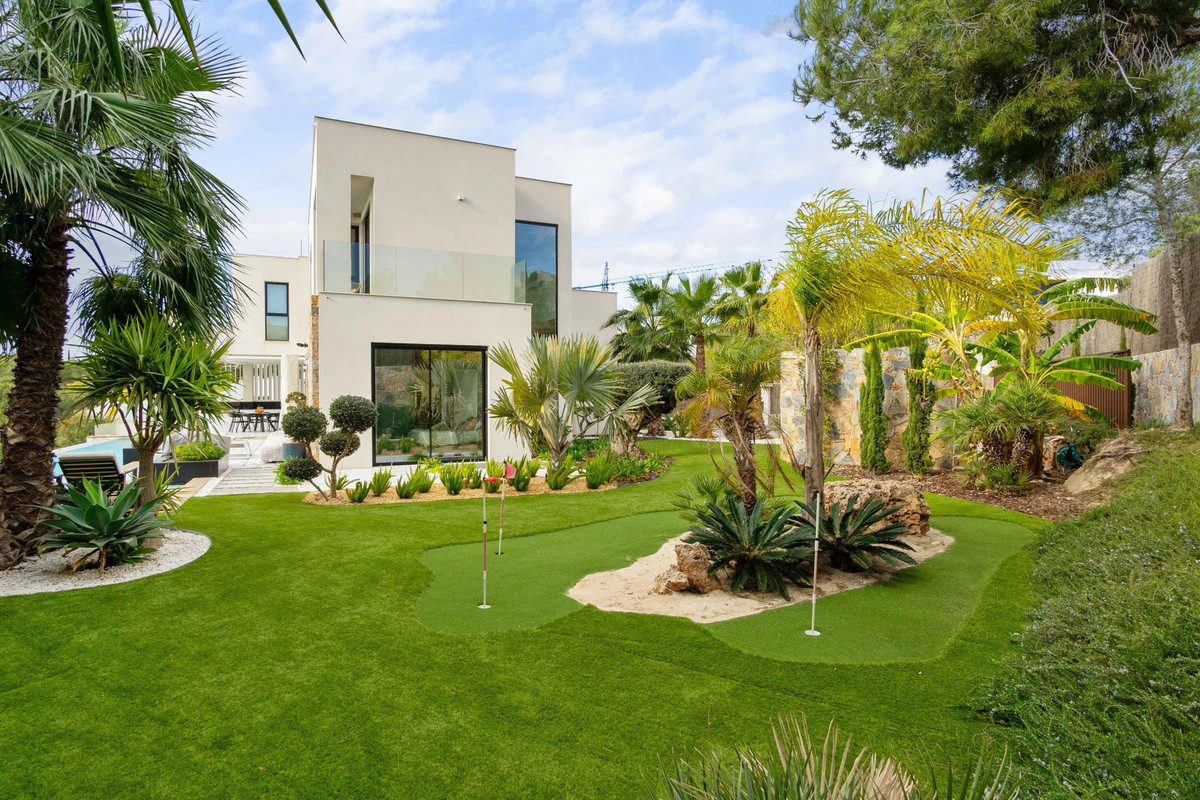 4 Bed Townhouse for sale in Villamartin Costa Blanca, Alicante, Spain