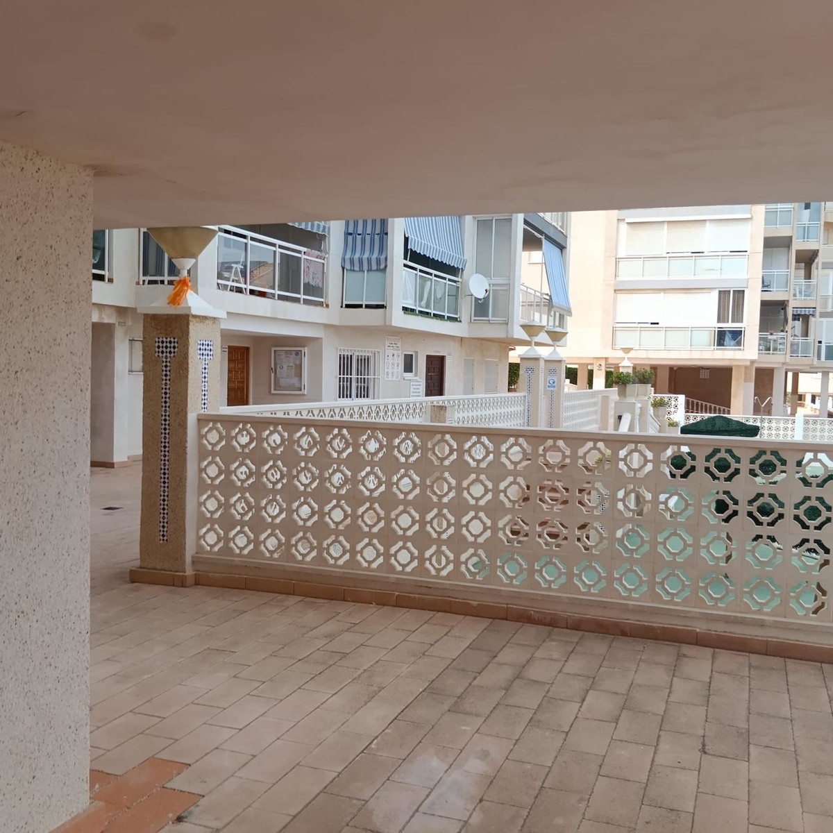 Se vende Apartamento en Planta Última de 2 dormitorios en Costa Blanca, Alicante, España
