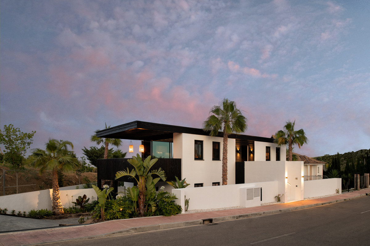4 Bed Townhouse for sale in Valle Romano Costa Del Sol, Málaga, Spain