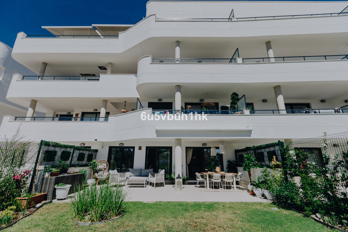 2 Bed Apartment for sale in Estepona Costa Del Sol, Málaga, Spain