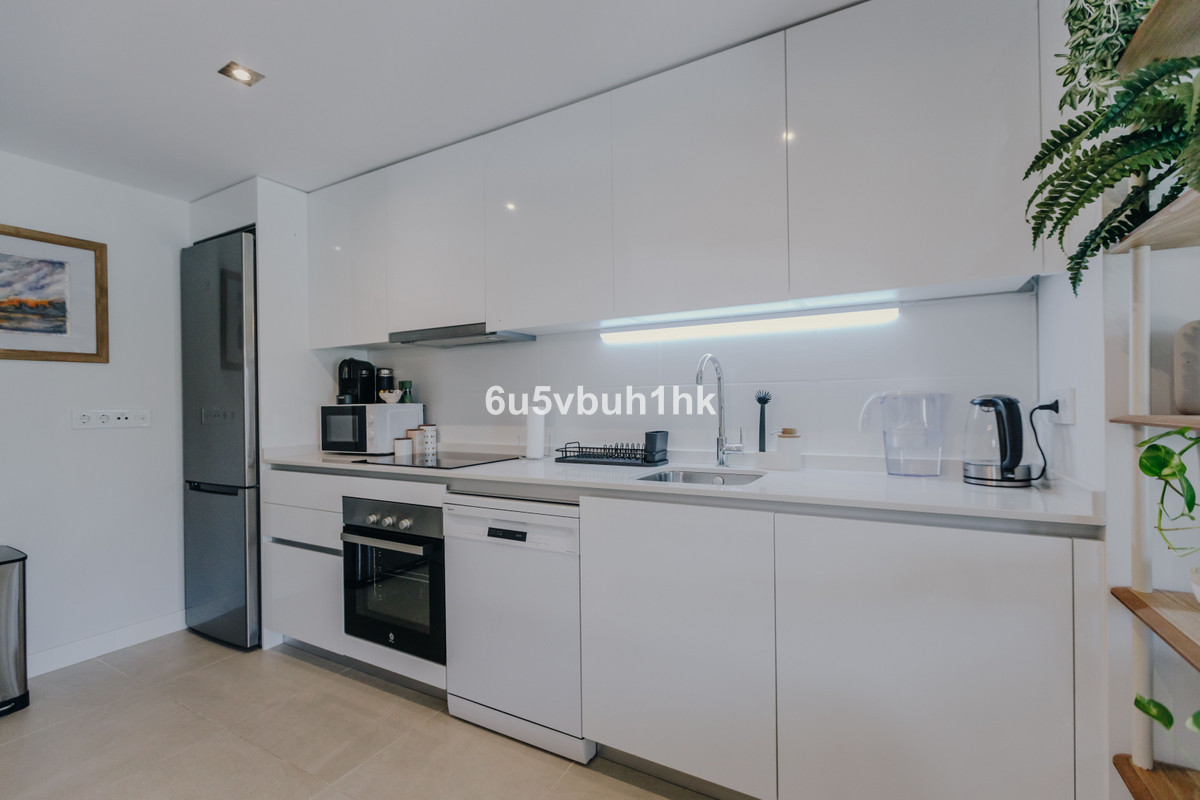 2 Bed Apartment for sale in Estepona Costa Del Sol, Málaga, Spain