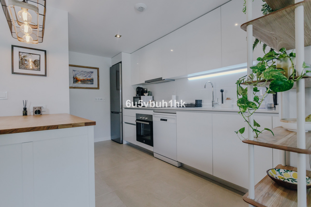 2 Bed Apartment for sale in Estepona Costa Del Sol, Málaga, Spain