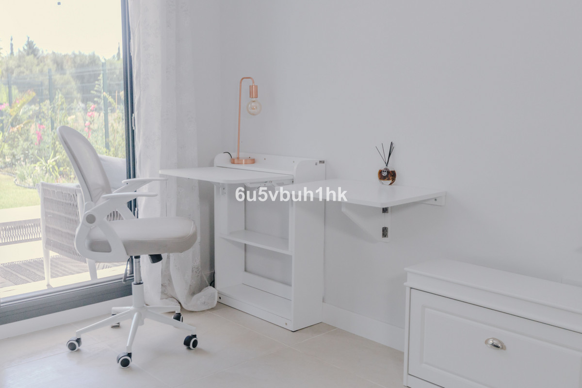2 Bed Apartment for sale in Estepona Costa Del Sol, Málaga, Spain