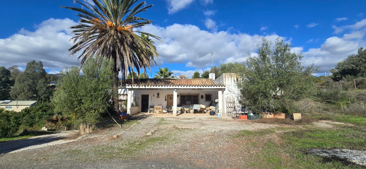 2 Bed Townhouse for sale in Estepona Costa Del Sol, Málaga, Spain