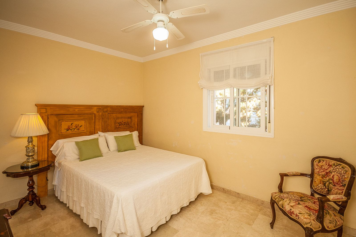 2 Bed Apartment for sale in Elviria Costa Del Sol, Málaga, Spain