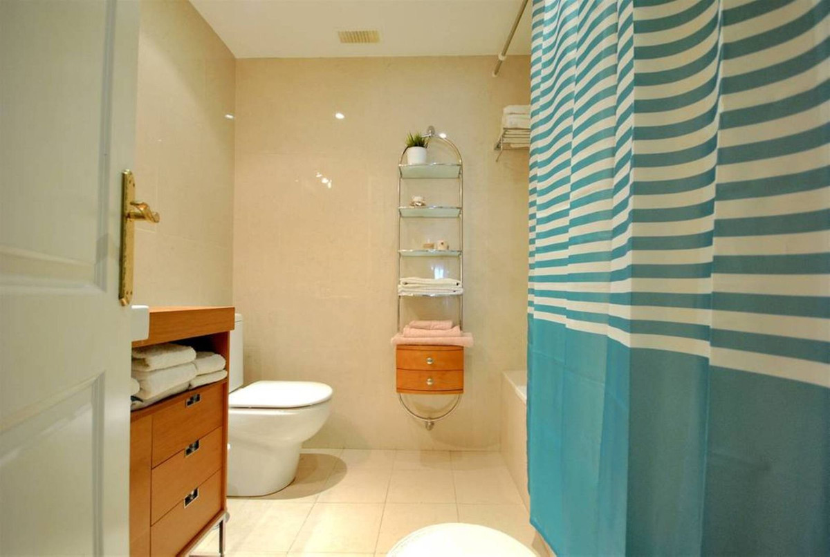 3 Bed Apartment for sale in Aloha Costa Del Sol, Málaga, Spain