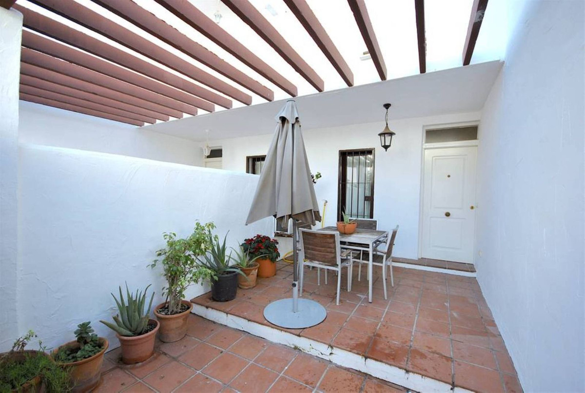 3 Bed Apartment for sale in Aloha Costa Del Sol, Málaga, Spain