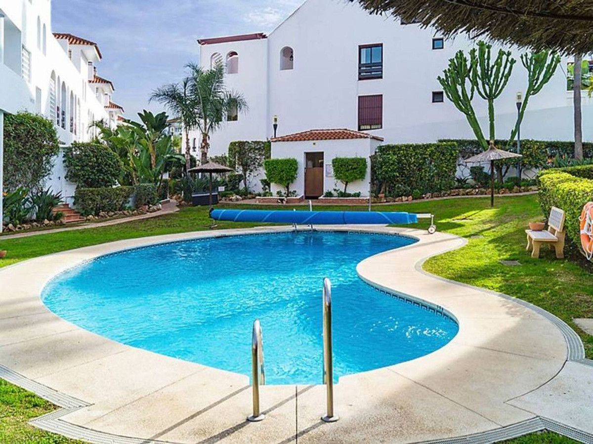 3 Bed Apartment for sale in Aloha Costa Del Sol, Málaga, Spain