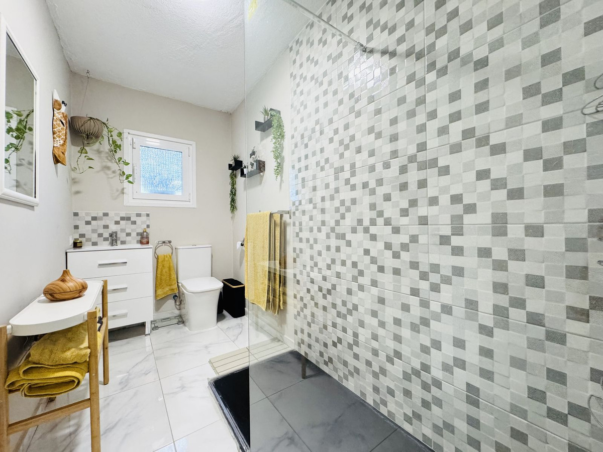 4 Bed Townhouse for sale in La Duquesa Costa Del Sol, Málaga, Spain