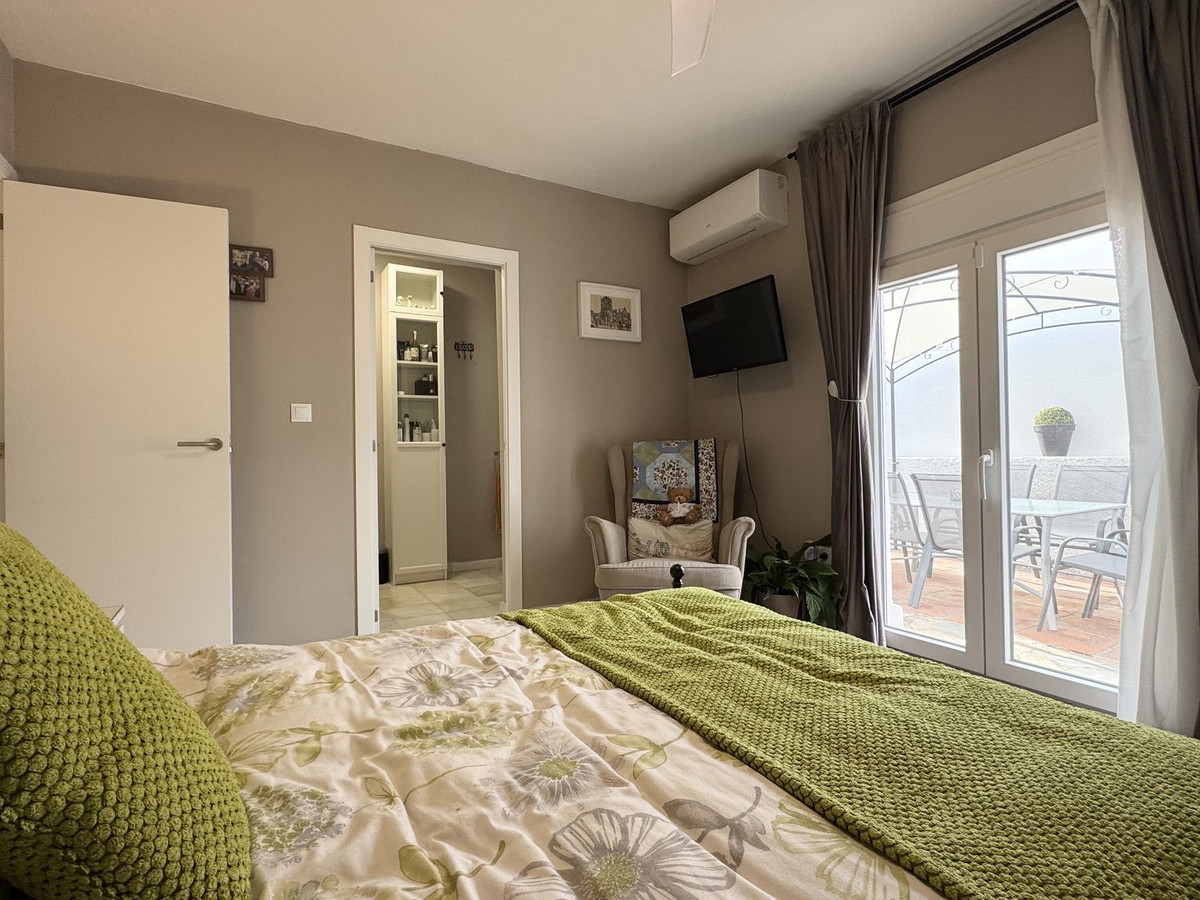 4 Bed Townhouse for sale in La Duquesa Costa Del Sol, Málaga, Spain