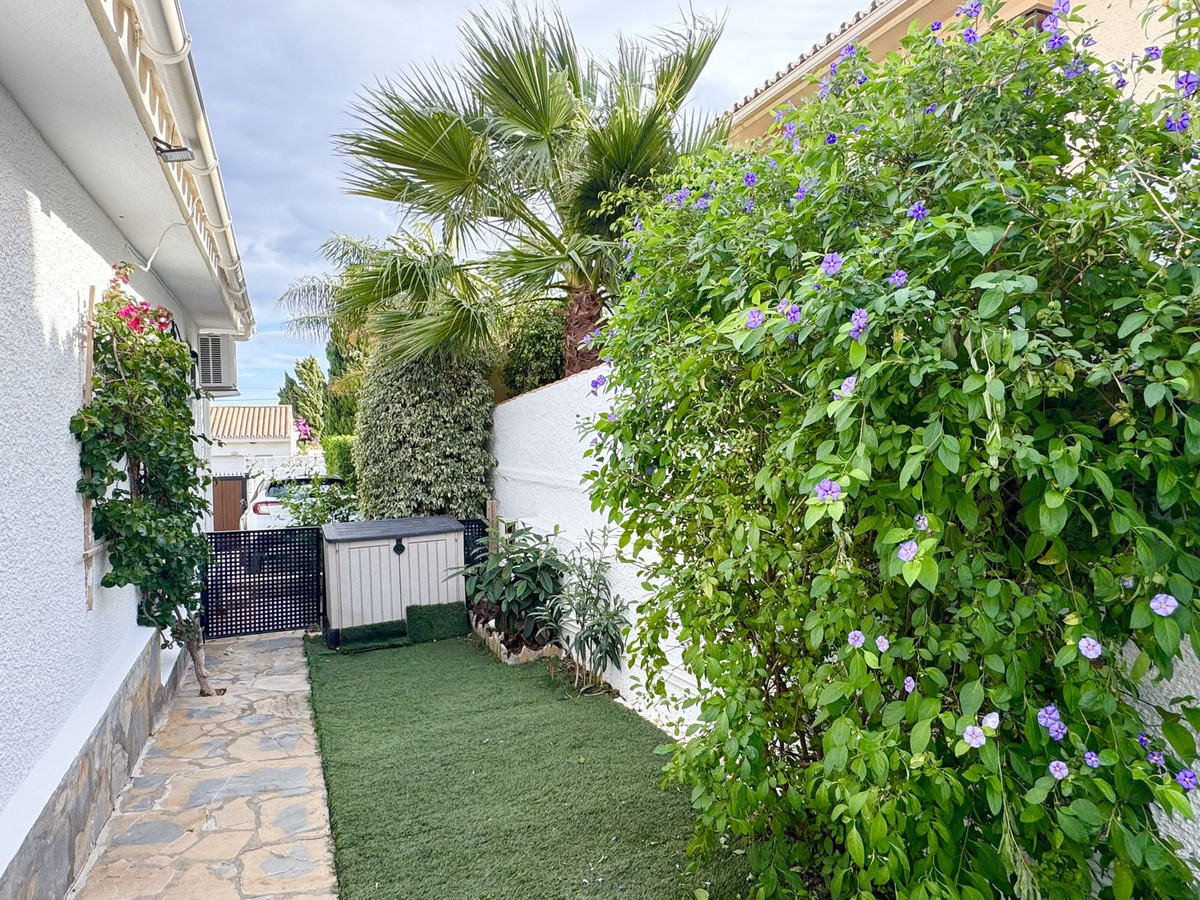 4 Bed Townhouse for sale in La Duquesa Costa Del Sol, Málaga, Spain