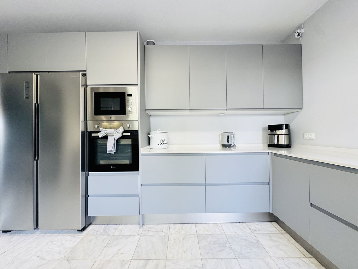 4 Bed Townhouse for sale in La Duquesa Costa Del Sol, Málaga, Spain