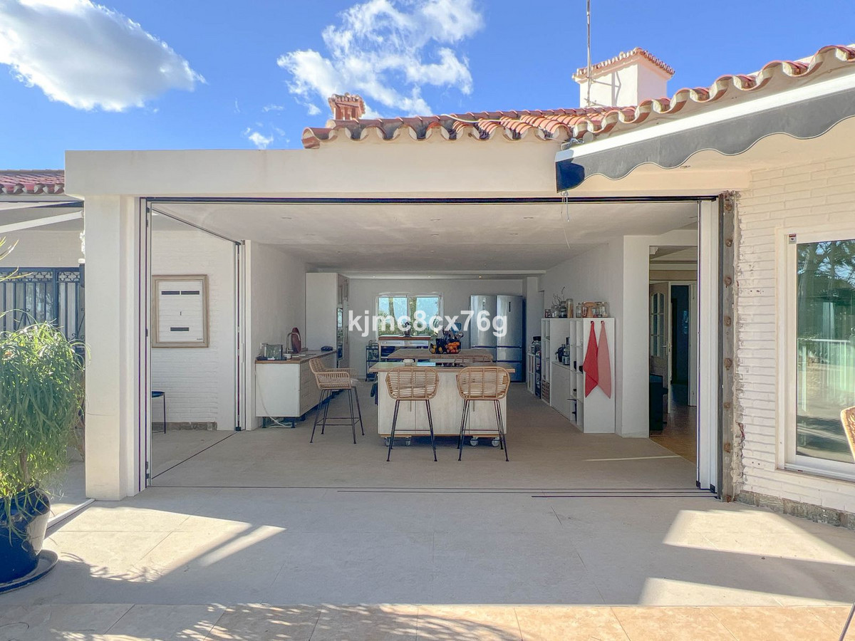 Se vende Villa - Chalet de 7 dormitorios en Costa Del Sol, Málaga, España