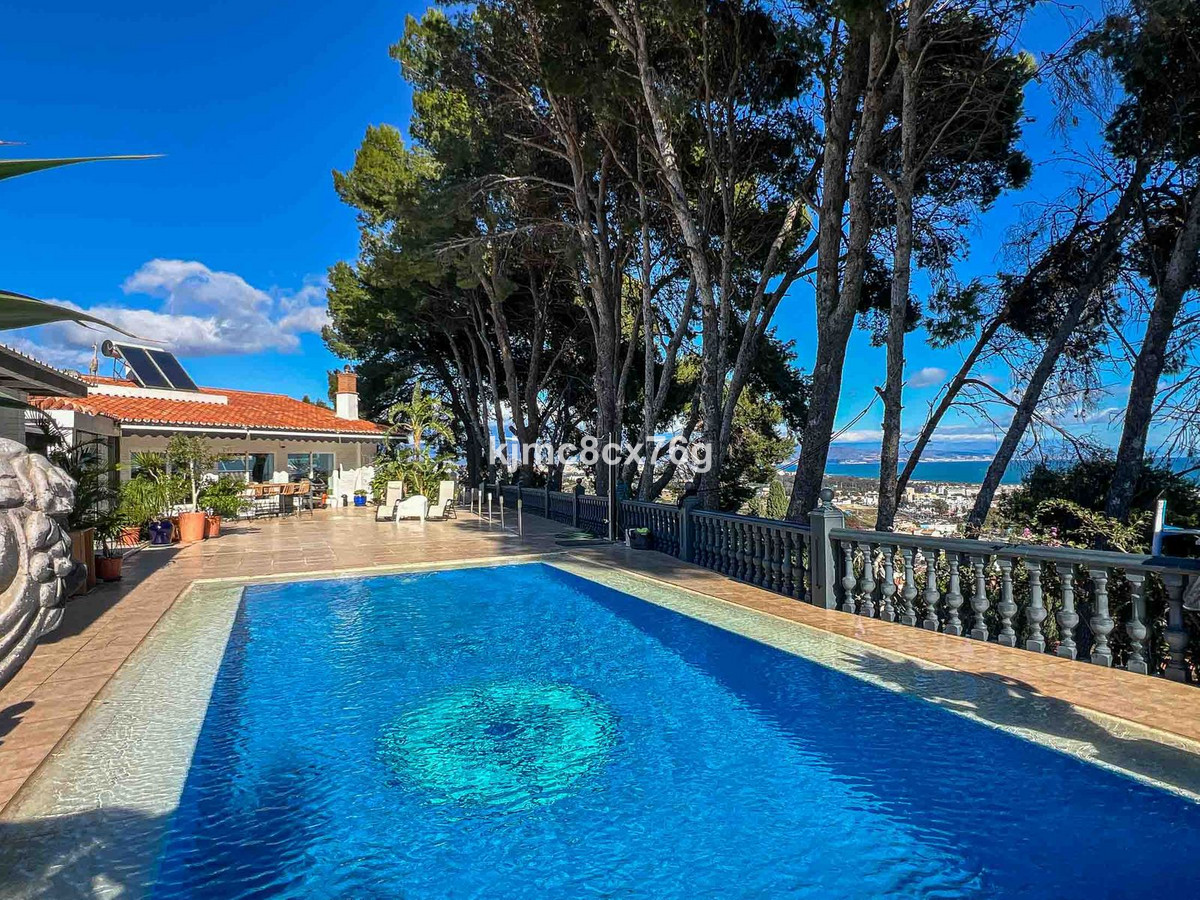 Se vende Villa - Chalet de 7 dormitorios en Costa Del Sol, Málaga, España