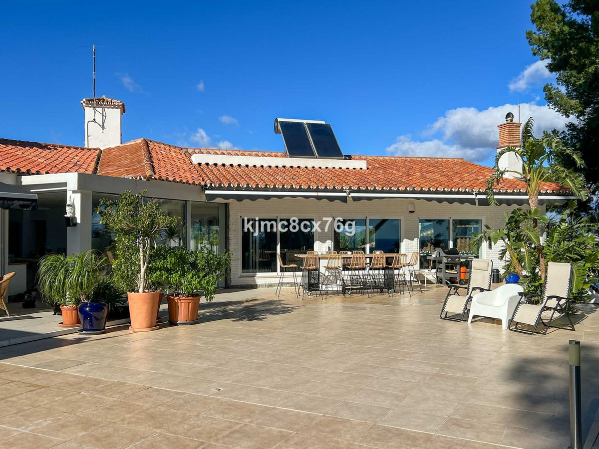 Se vende Villa - Chalet de 7 dormitorios en Costa Del Sol, Málaga, España