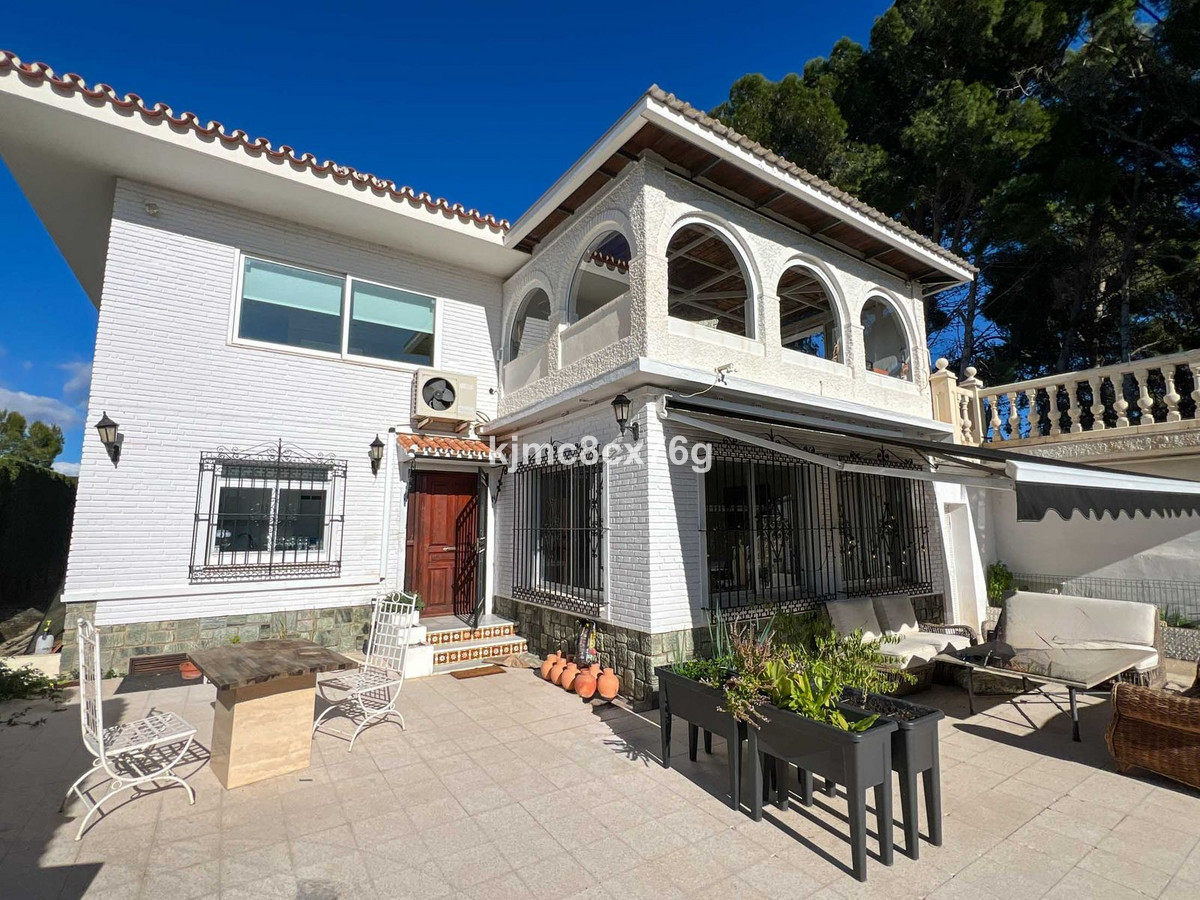 Se vende Villa - Chalet de 7 dormitorios en Costa Del Sol, Málaga, España