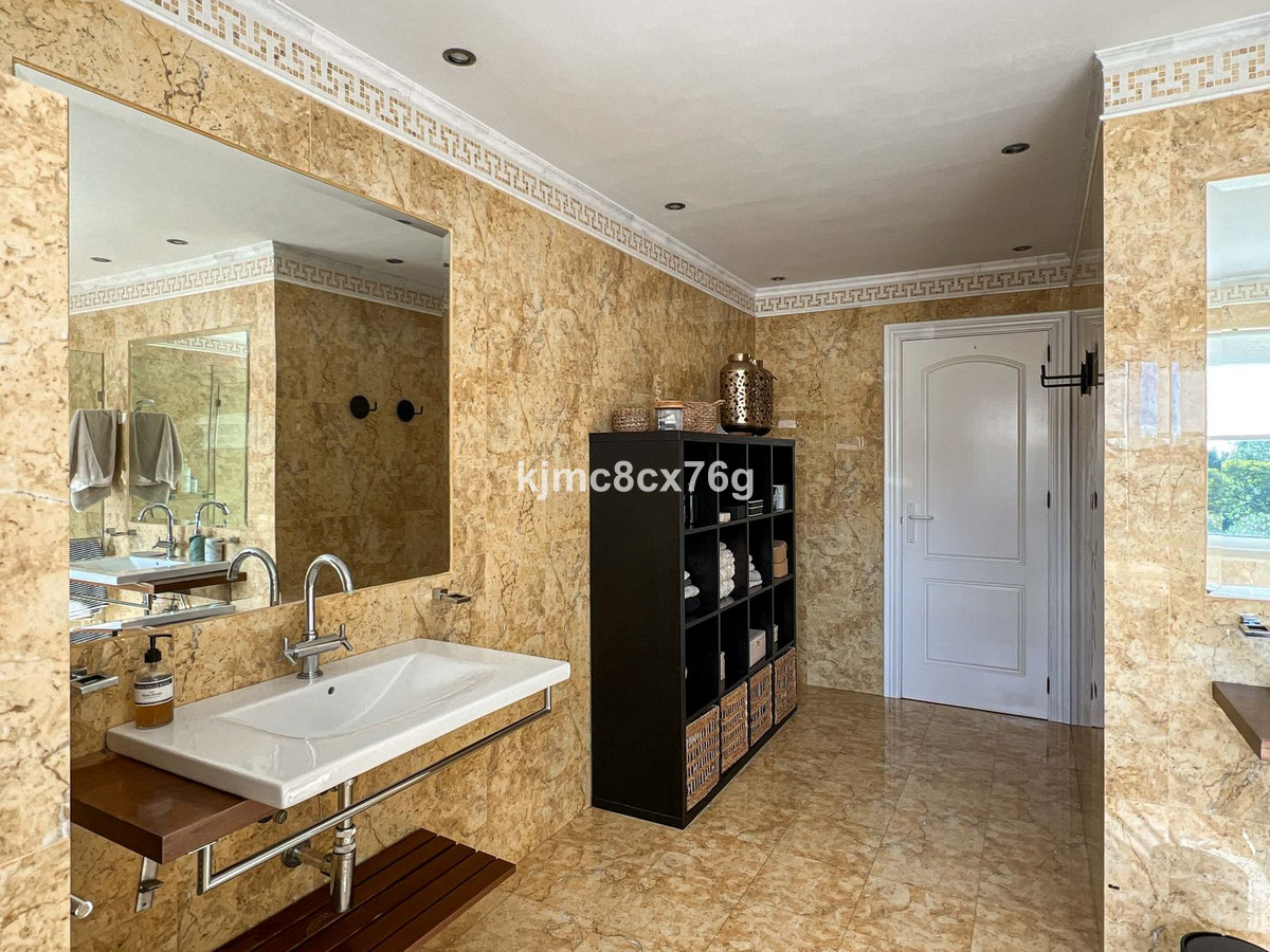 Se vende Villa - Chalet de 7 dormitorios en Costa Del Sol, Málaga, España